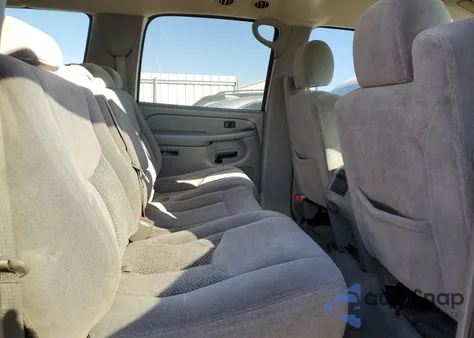 2005 Chevrolet Suburban K1500 z USA, uszkodzony, nr VIN 1GNFK16Z35J193690